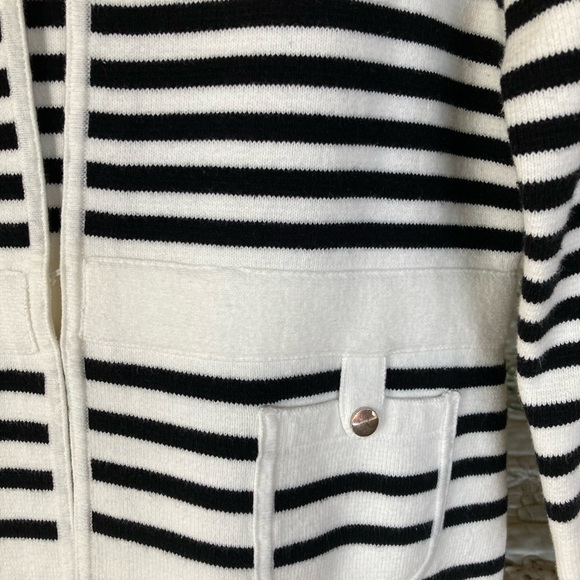 White House Black Market White with Black Stripes Sweater Jacket Size Medium. - Picture 2 of 7